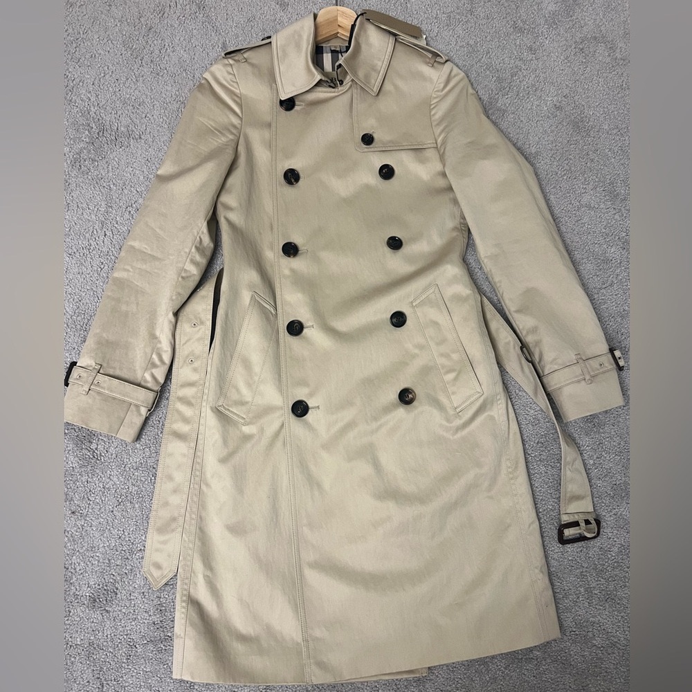 NWT! Burberry Classic Trench Coat (Size US 2 / EU36)